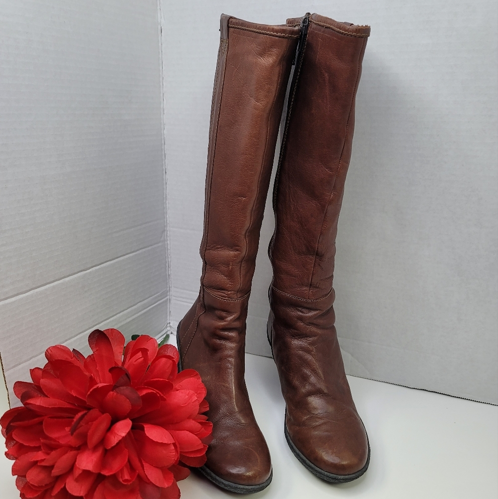 Camber Tall boots size 37 genuine leather upper rubber outsole.